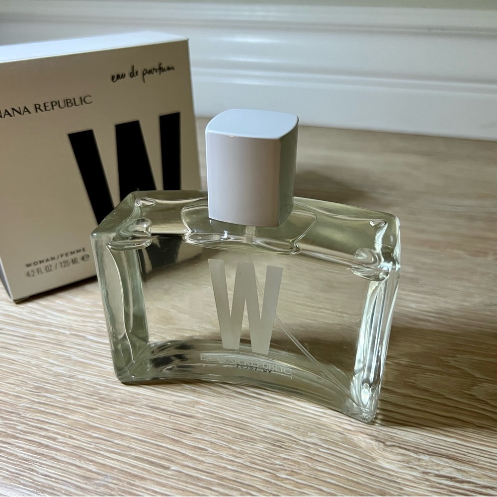 W by Banana Republic 4.2 oz EDP for Women